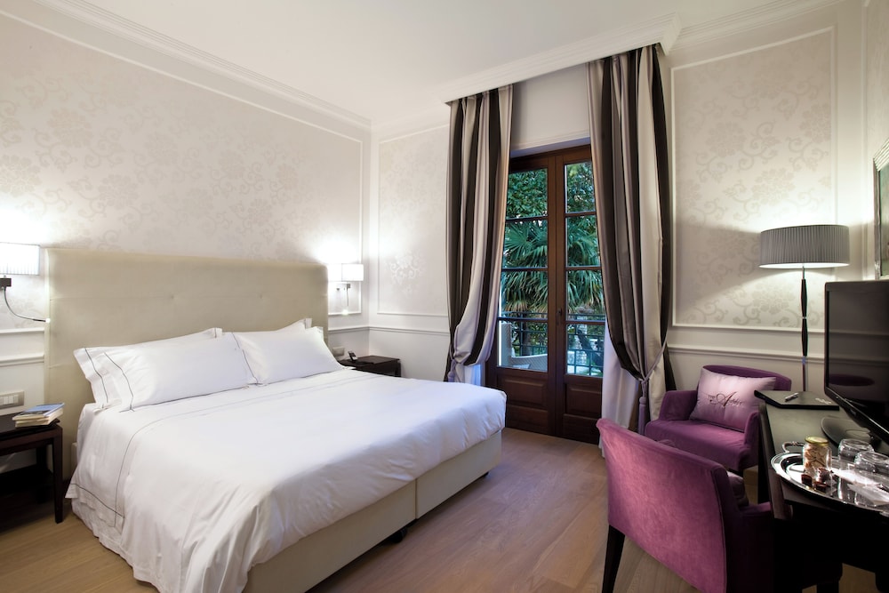 The Ashbee Hotel - The Leading Hotels of the World — Hotel rooms in Taormina, Sicily