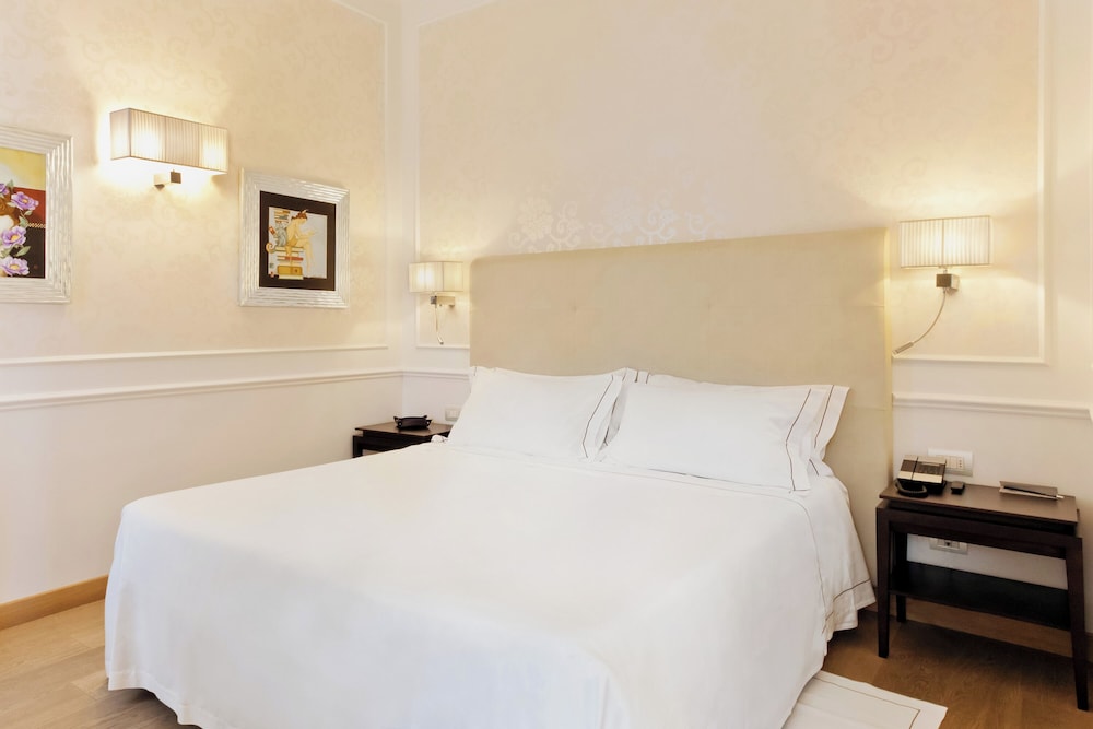 The Ashbee Hotel - The Leading Hotels of the World — Hotel rooms in Taormina, Sicily