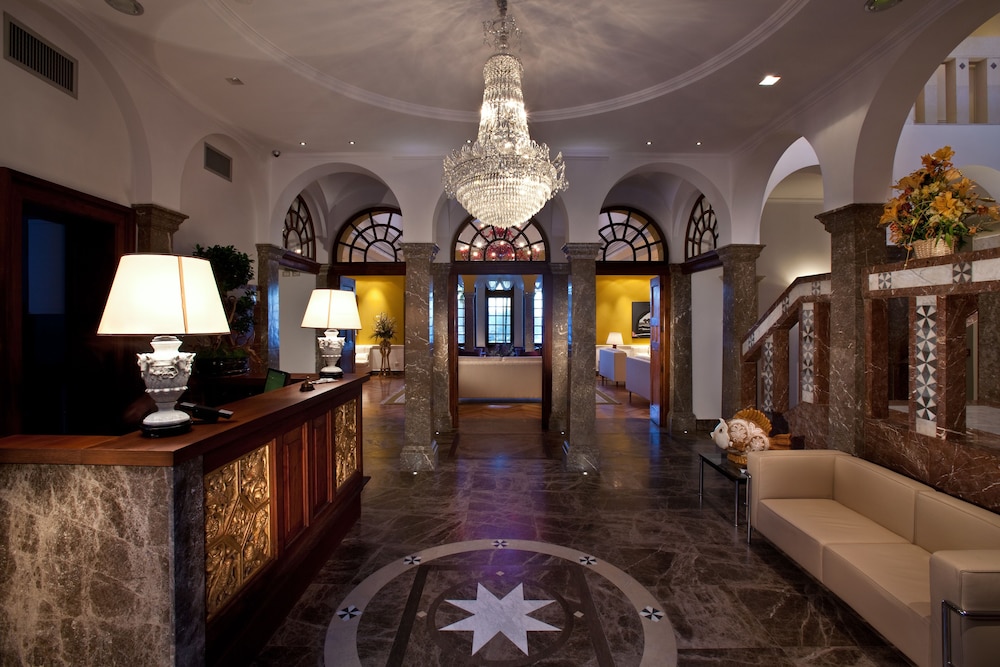 The Ashbee Hotel - The Leading Hotels of the World — Hotel building in Taormina, Sicily