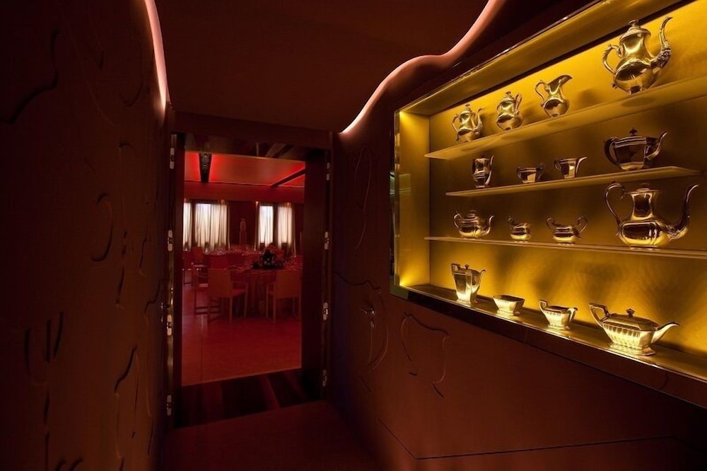 The Ashbee Hotel - The Leading Hotels of the World — Restaurant & bars in Taormina, Sicily
