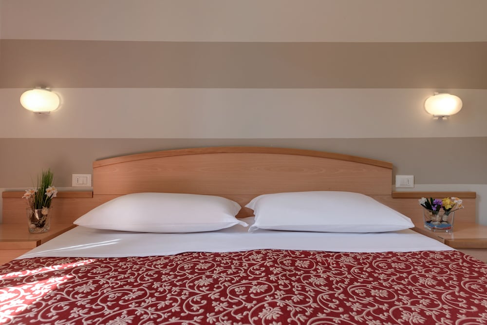 Boston — Hotel rooms in Montecatini Terme, Tuscany