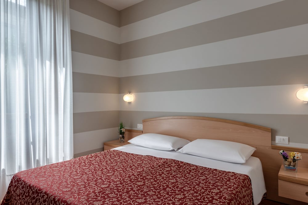 Boston — Hotel rooms in Montecatini Terme, Tuscany