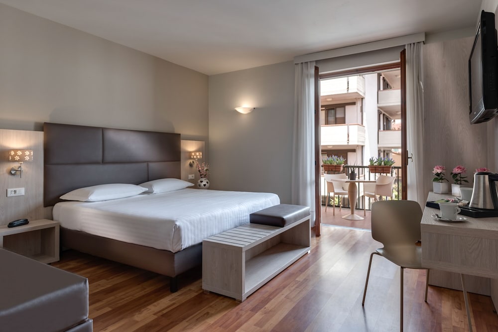 Boston — Hotel rooms in Montecatini Terme, Tuscany