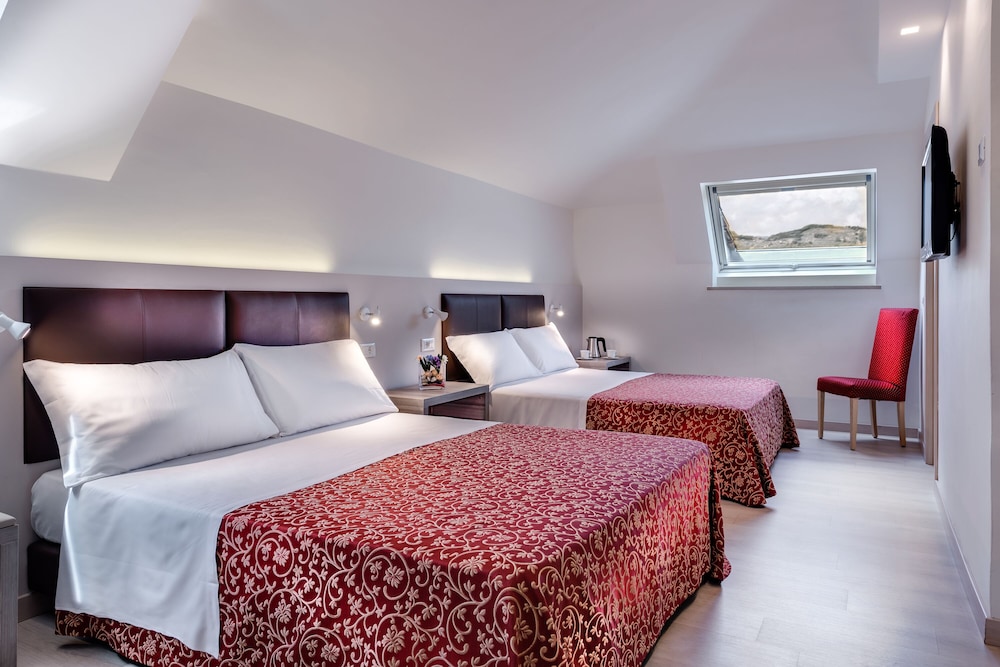 Boston — Hotel rooms in Montecatini Terme, Tuscany