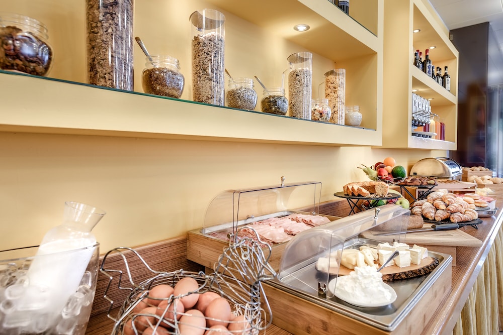 Boston — Restaurant & bars in Montecatini Terme, Tuscany