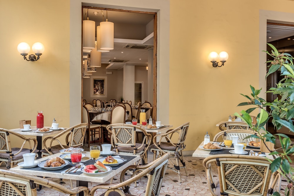 Boston — Restaurant & bars in Montecatini Terme, Tuscany