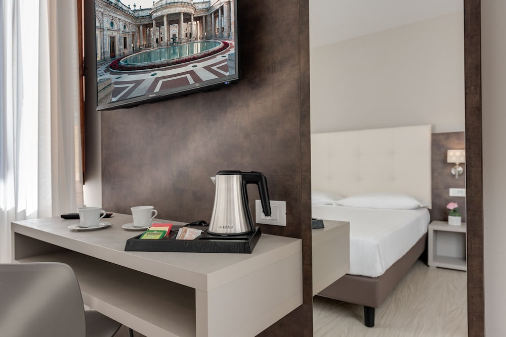 Boston — Hotel rooms in Montecatini Terme, Tuscany