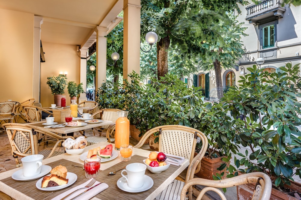 Boston — Restaurant & bars in Montecatini Terme, Tuscany