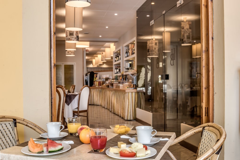 Boston — Restaurant & bars in Montecatini Terme, Tuscany