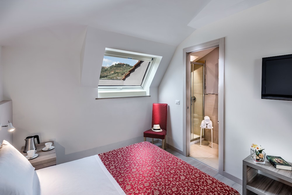 Boston — Hotel rooms in Montecatini Terme, Tuscany