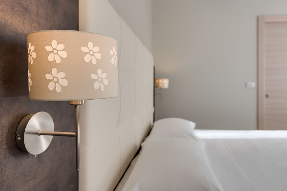 Boston — Hotel rooms in Montecatini Terme, Tuscany