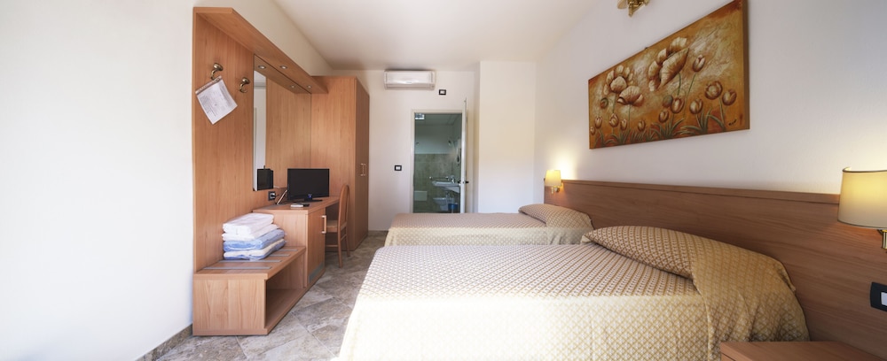 Camping Village Laguna Blu — Hotel rooms in Alghero, Sardinia