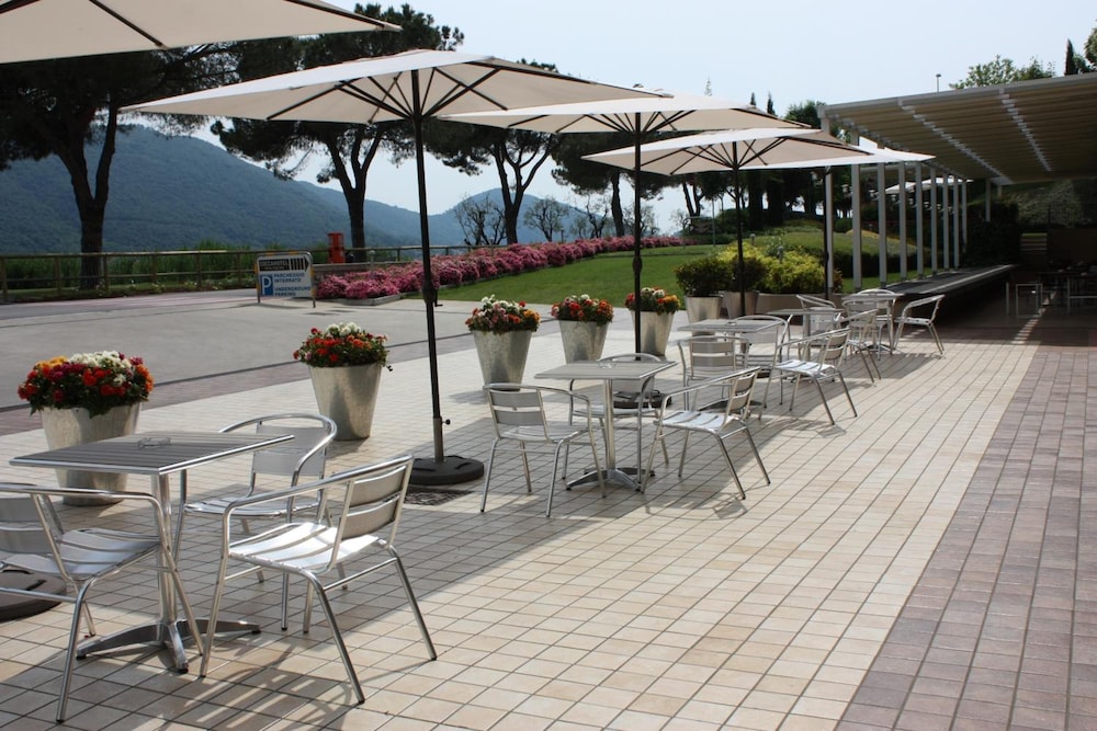 Cocca Hotel Royal Thai SPA — Restaurant & bars in Sarnico, Lombardy