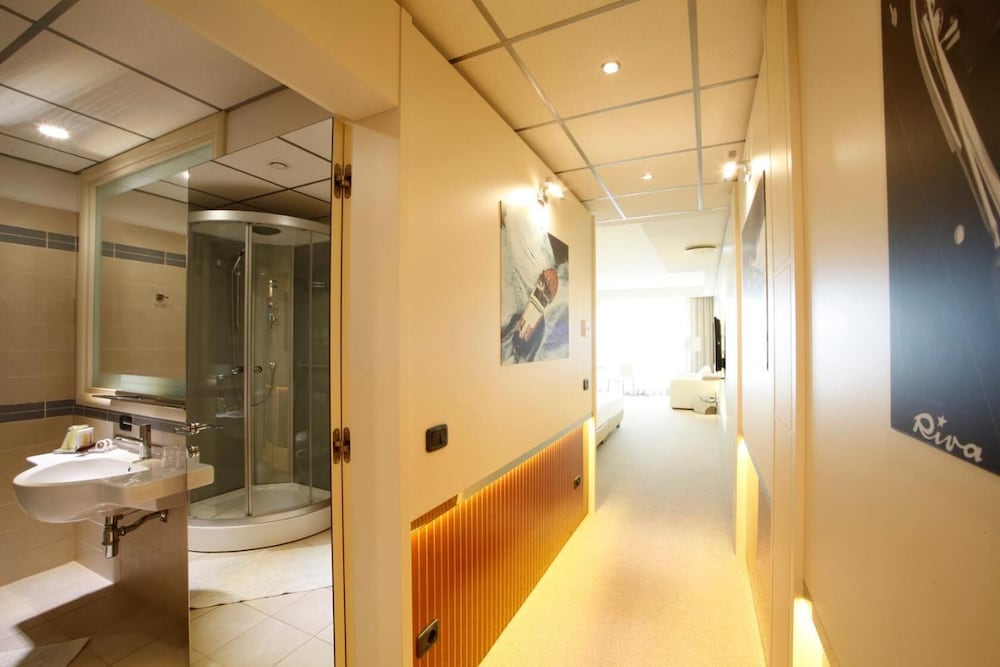 Cocca Hotel Royal Thai SPA — Hotel rooms in Sarnico, Lombardy