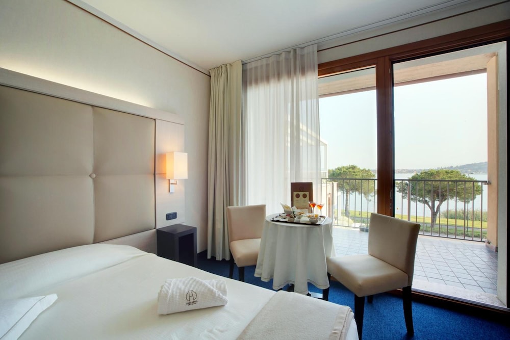 Cocca Hotel Royal Thai SPA — Hotel rooms in Sarnico, Lombardy
