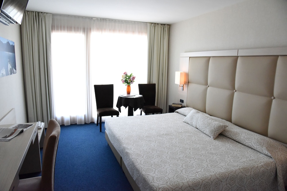 Cocca Hotel Royal Thai SPA — Hotel rooms in Sarnico, Lombardy
