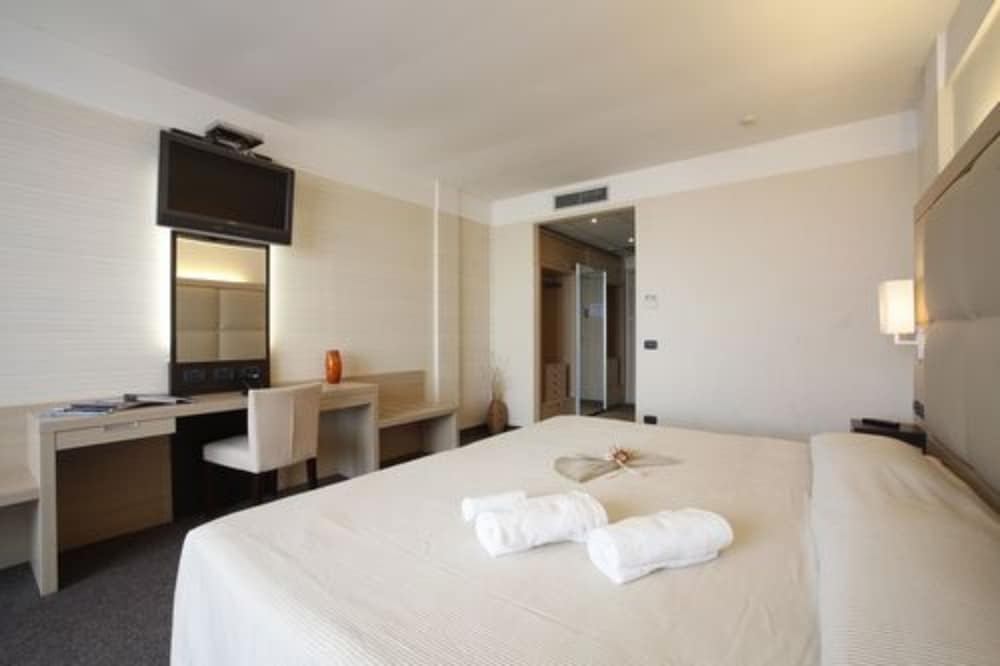 Cocca Hotel Royal Thai SPA — Hotel rooms in Sarnico, Lombardy