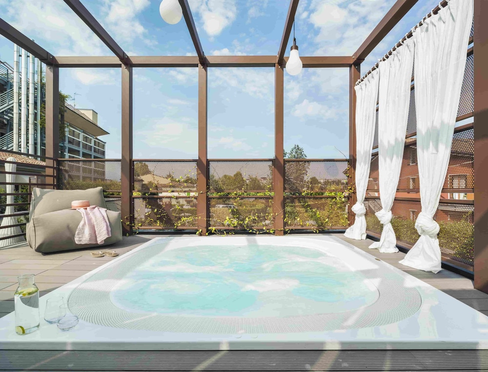 Enjoy Garda Hotel — Spa in Peschiera del Garda, Veneto
