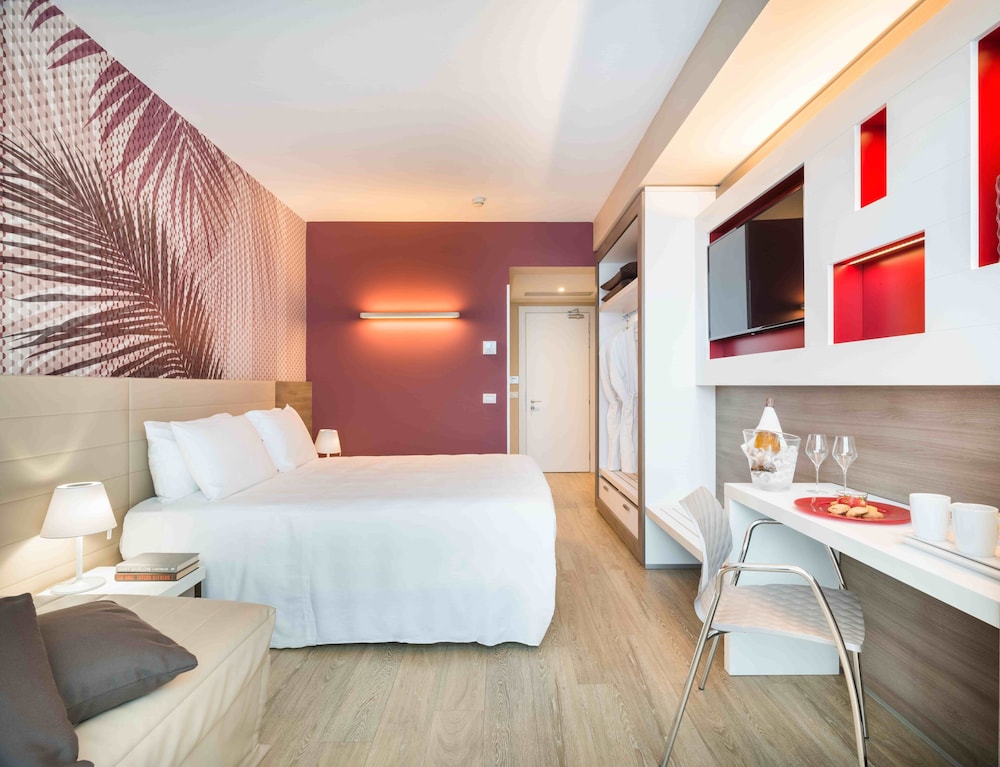 Enjoy Garda Hotel — Hotel rooms in Peschiera del Garda, Veneto