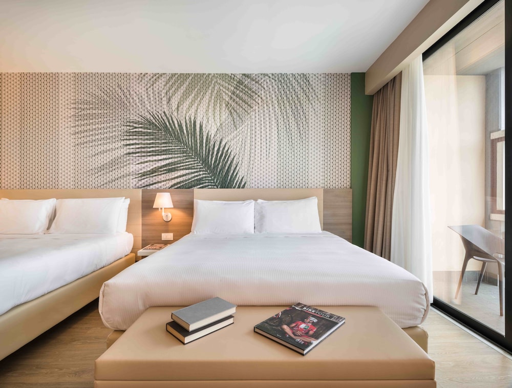 Enjoy Garda Hotel — Hotel rooms in Peschiera del Garda, Veneto