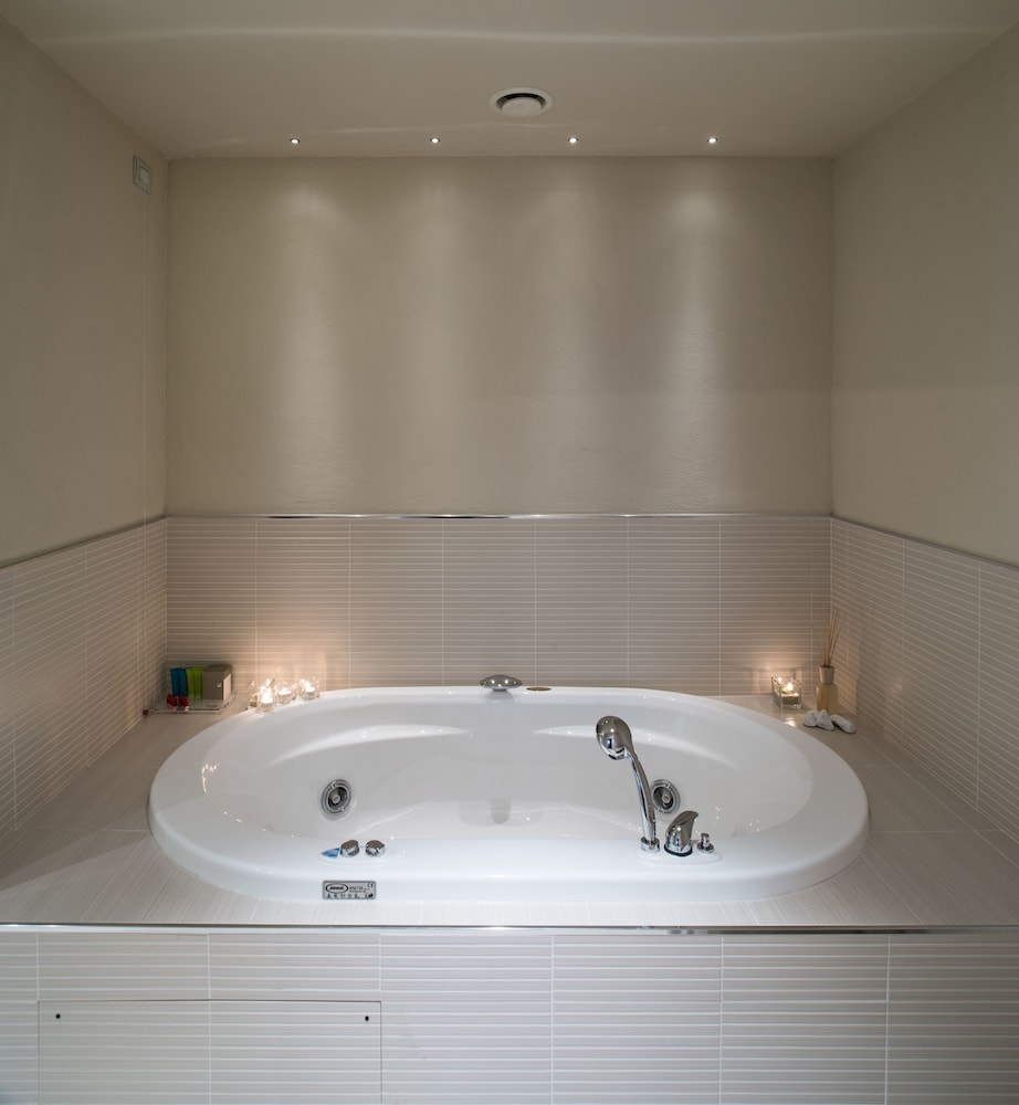Enjoy Garda Hotel — Spa in Peschiera del Garda, Veneto