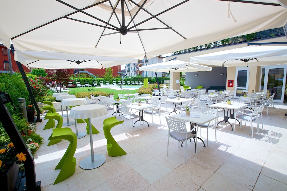 Enjoy Garda Hotel — Restaurant & bars in Peschiera del Garda, Veneto