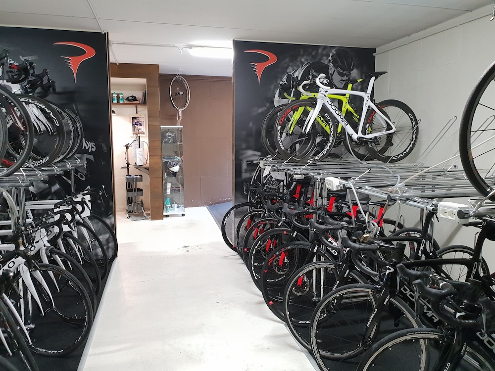Enjoy Garda Hotel — Sports & recreation in Peschiera del Garda, Veneto