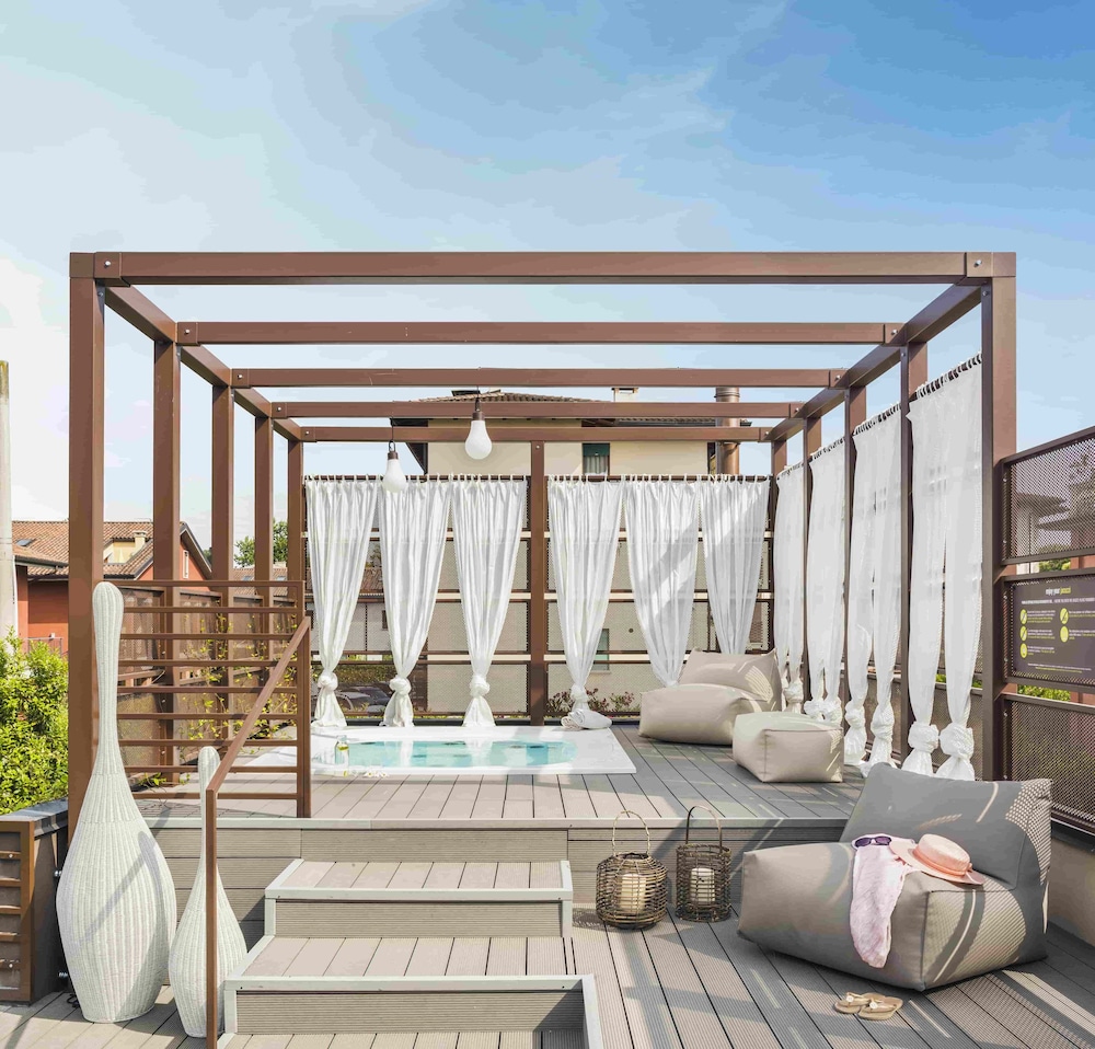 Enjoy Garda Hotel — Spa in Peschiera del Garda, Veneto
