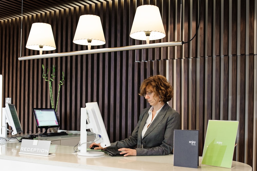 Enjoy Garda Hotel — Hotel building in Peschiera del Garda, Veneto