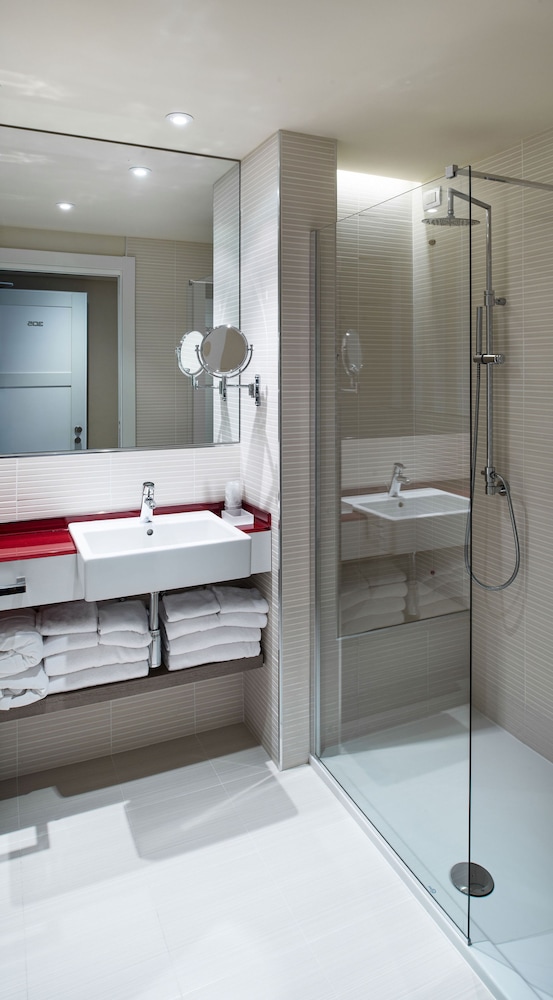 Enjoy Garda Hotel — Hotel rooms in Peschiera del Garda, Veneto