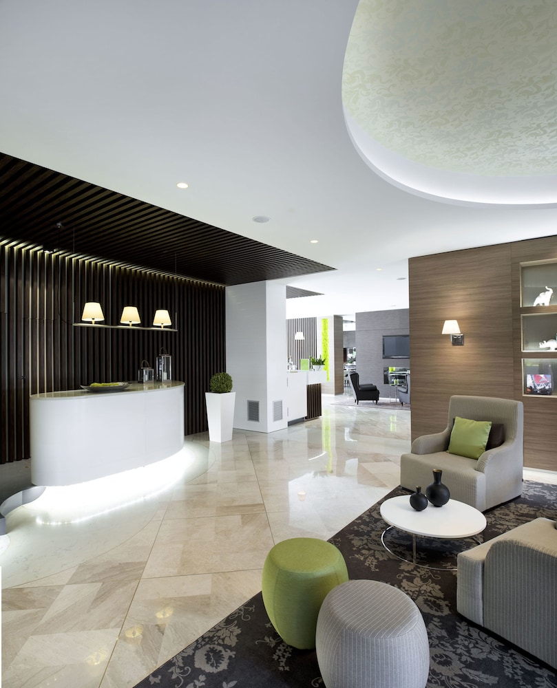 Enjoy Garda Hotel — Hotel building in Peschiera del Garda, Veneto