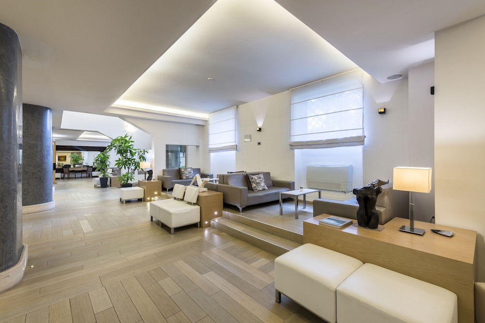 Occidental Aurelia — Hotel building in Rome, Lazio