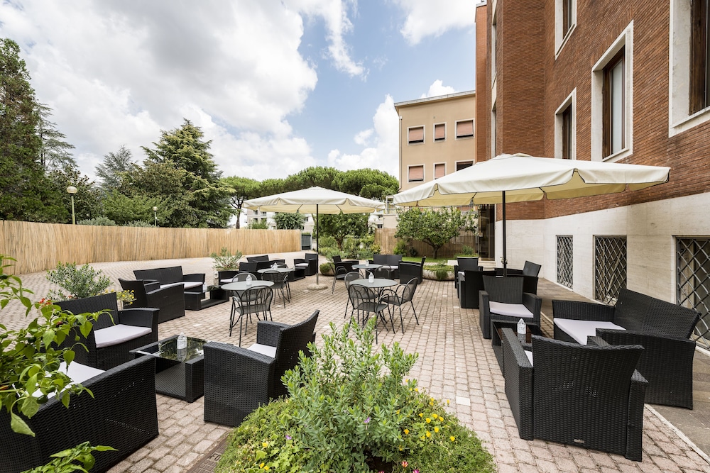 Occidental Aurelia — Restaurant & bars in Rome, Lazio