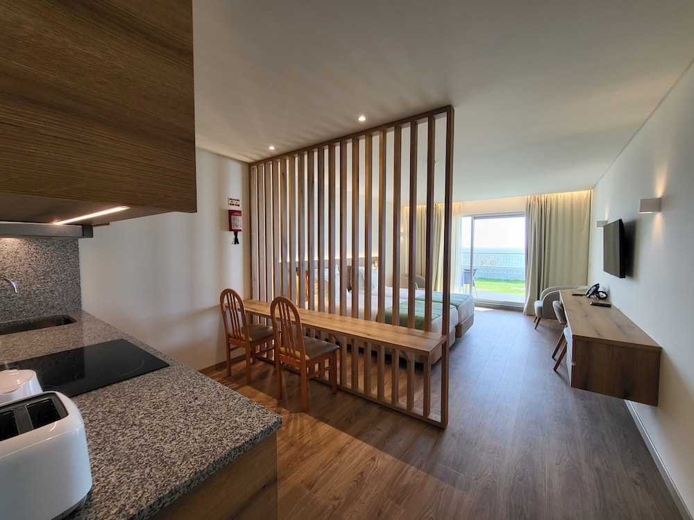Rocamar Lido Resort — Hotel rooms in Santa Cruz, Madeira