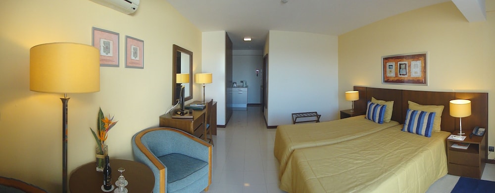 Rocamar Lido Resort — Hotel rooms in Santa Cruz, Madeira
