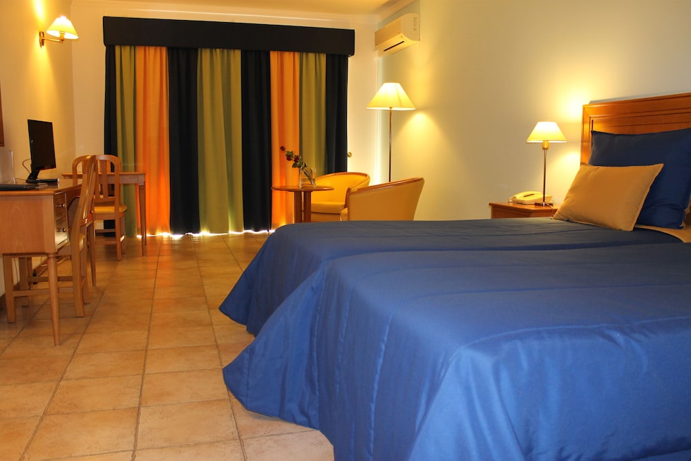 Rocamar Lido Resort — Hotel rooms in Santa Cruz, Madeira
