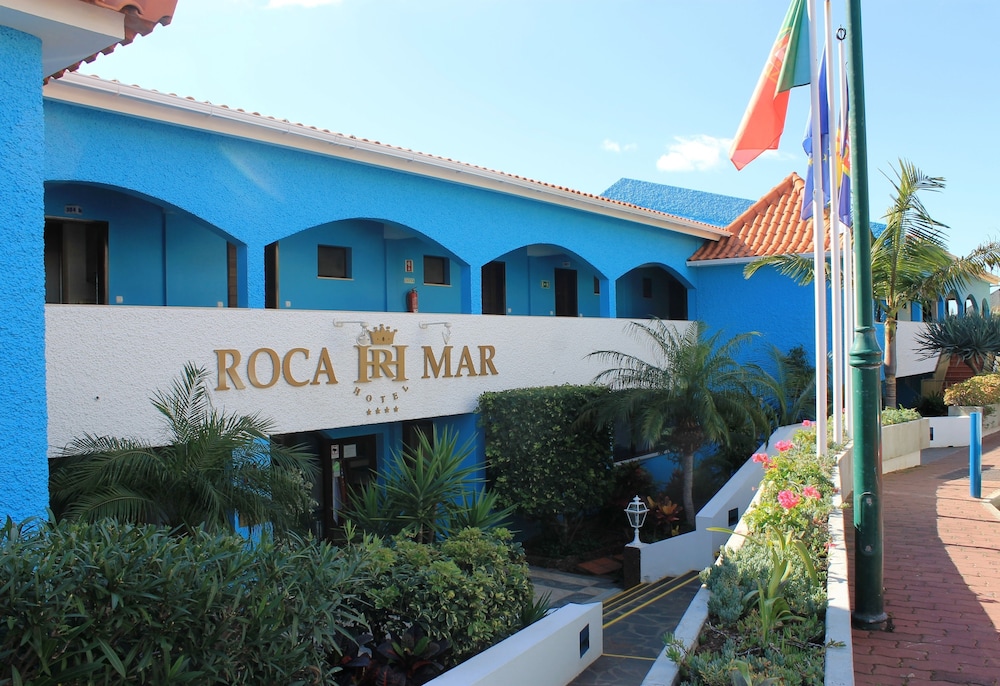 Rocamar Lido Resort — Hotel building in Santa Cruz, Madeira