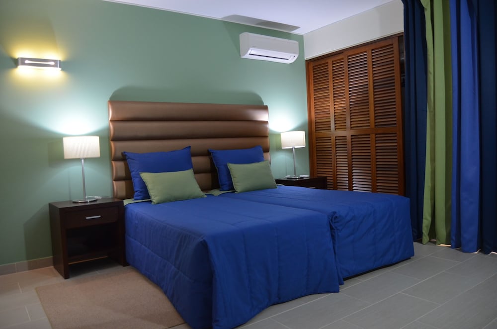 Rocamar Lido Resort — Hotel rooms in Santa Cruz, Madeira