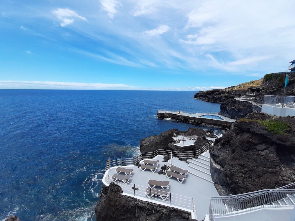 Rocamar Lido Resort — Swimming pool in Santa Cruz, Madeira