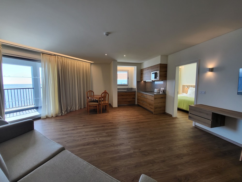 Rocamar Lido Resort — Hotel rooms in Santa Cruz, Madeira