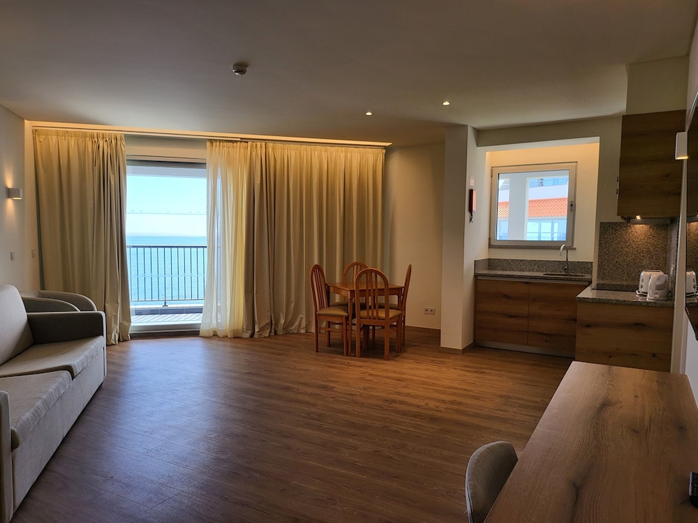 Rocamar Lido Resort — Hotel rooms in Santa Cruz, Madeira
