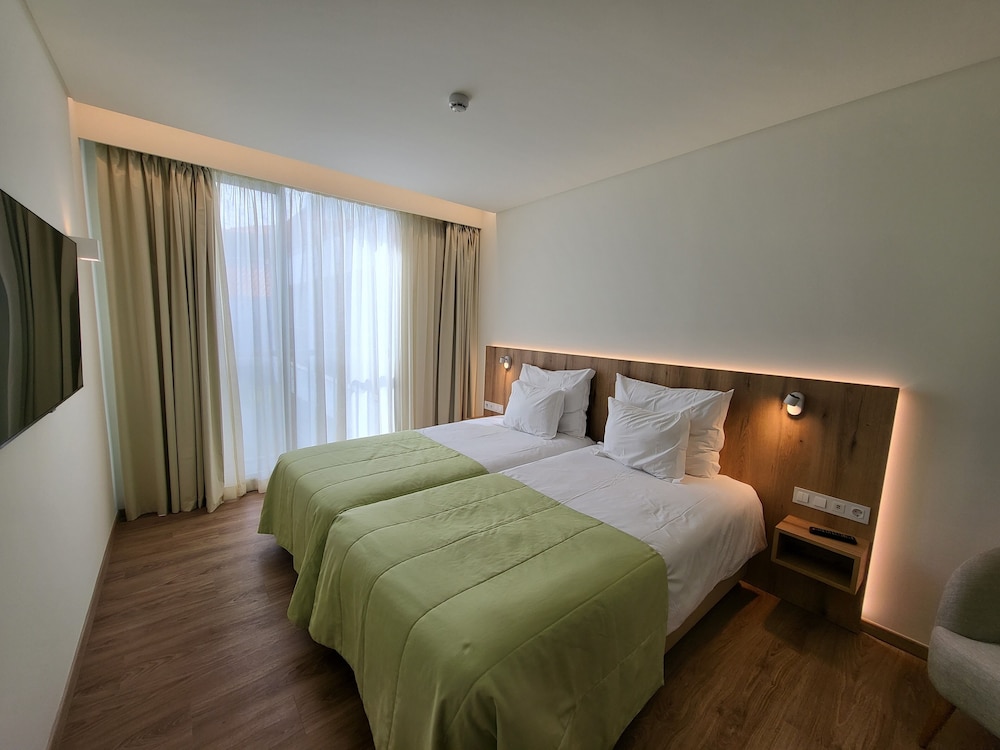 Rocamar Lido Resort — Hotel rooms in Santa Cruz, Madeira