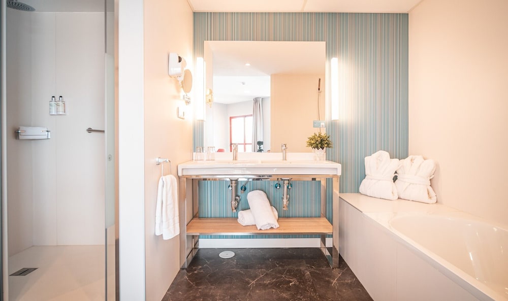 Hotel Angela - Adults Recommended — Hotel rooms in Fuengirola, Andalusia