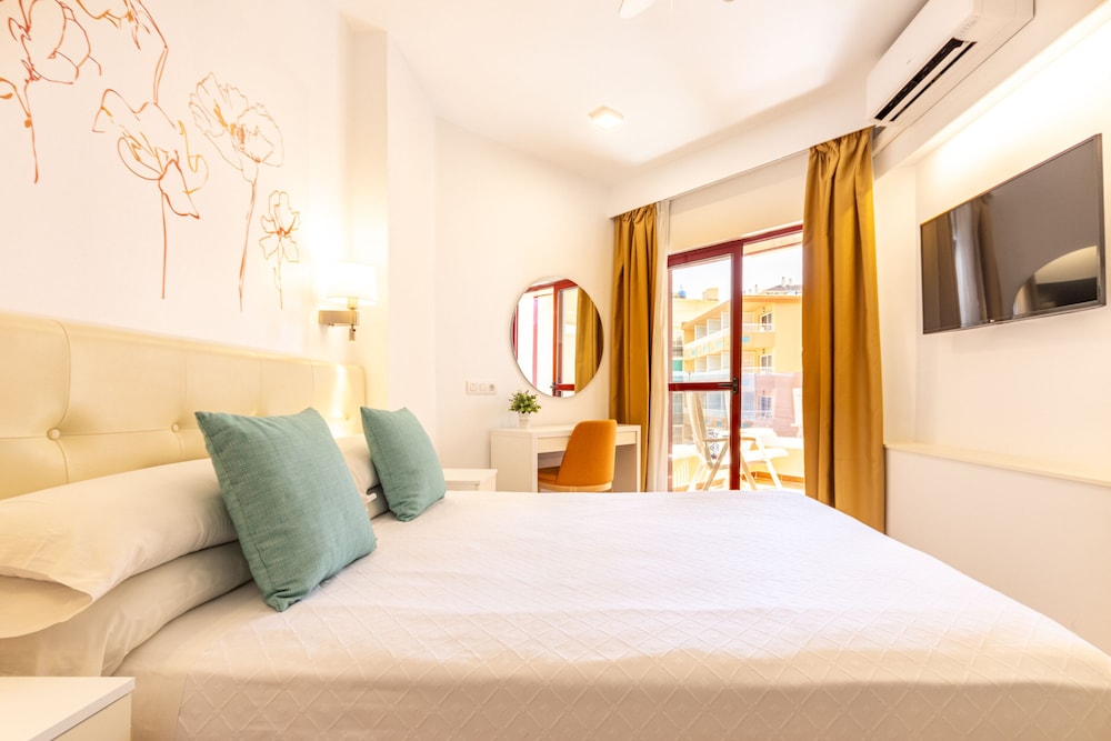 Hotel Angela - Adults Recommended — Hotel rooms in Fuengirola, Andalusia
