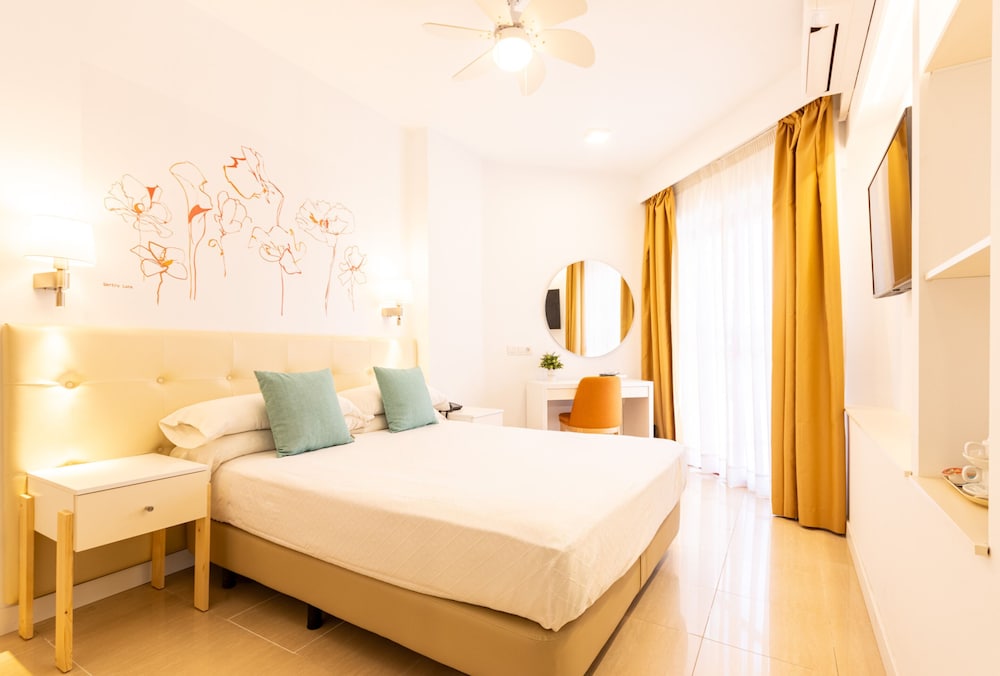 Hotel Angela - Adults Recommended — Hotel rooms in Fuengirola, Andalusia
