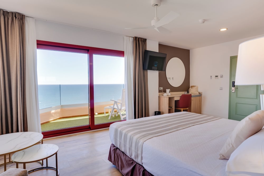 Hotel Angela - Adults Recommended — Hotel rooms in Fuengirola, Andalusia