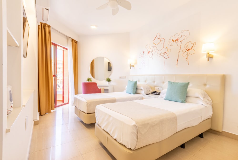 Hotel Angela - Adults Recommended — Hotel rooms in Fuengirola, Andalusia