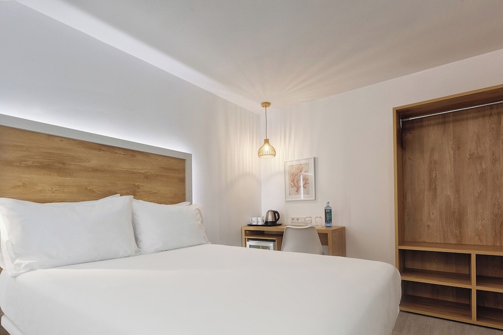 Eurostars Puerto de Ibiza — Hotel rooms in Ibiza Town, Balearic Islands
