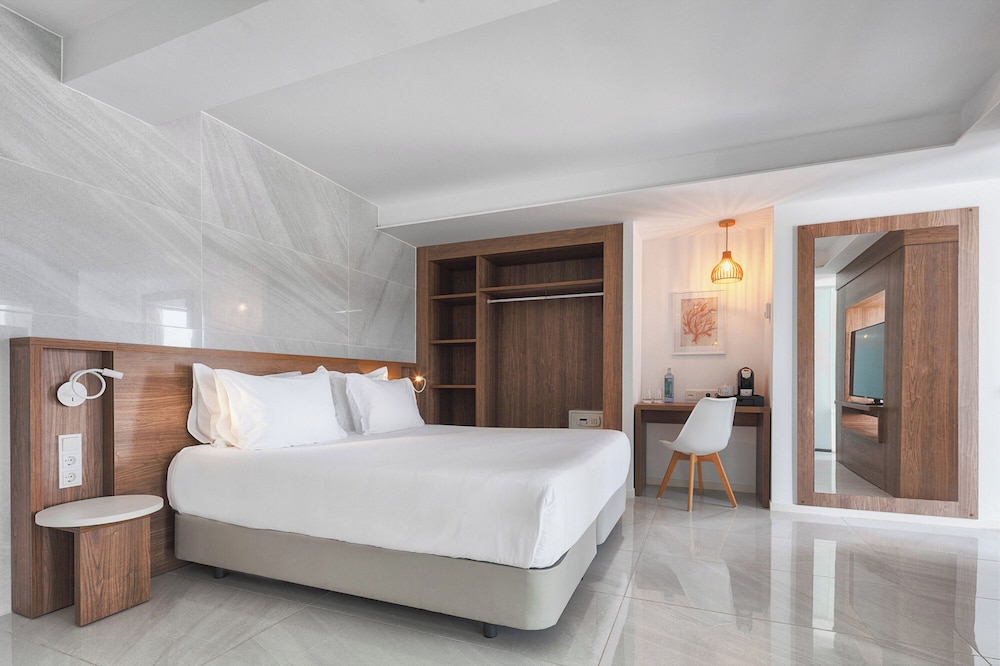 Eurostars Puerto de Ibiza — Hotel rooms in Ibiza Town, Balearic Islands