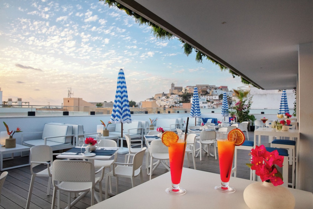 Eurostars Puerto de Ibiza — Restaurant & bars in Ibiza Town, Balearic Islands